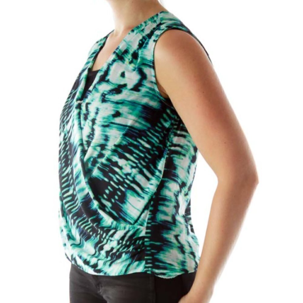 OCTAVI Green Black White Buttoned Print Blouse - Picture 2 of 3